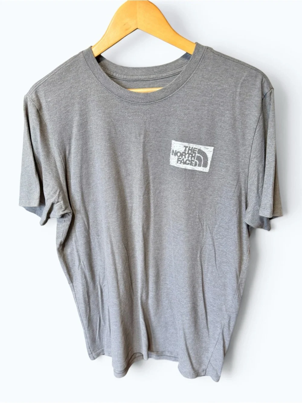 The North Face & Carhartt Men’s Graphic Pocket Tee Bundle Size Large